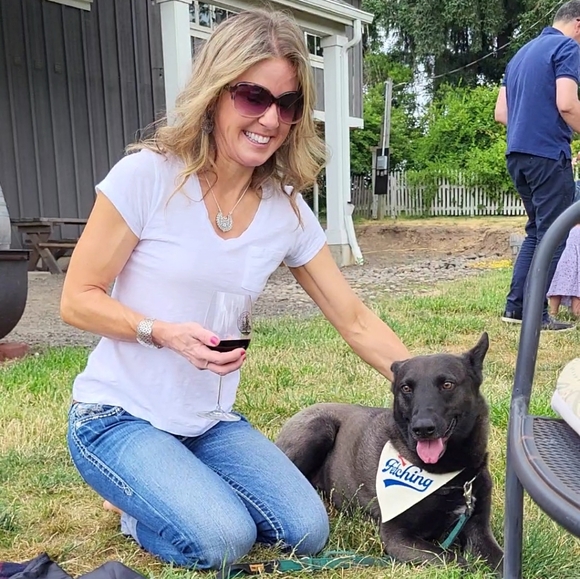 Meet your Posher, Julie - Picture 1 of 1